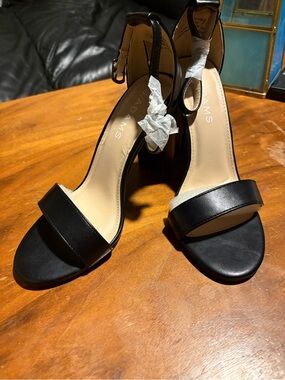 J. Adams Black Block Heel Sandals Women’s Size 7 Ankle Strap Open Toe